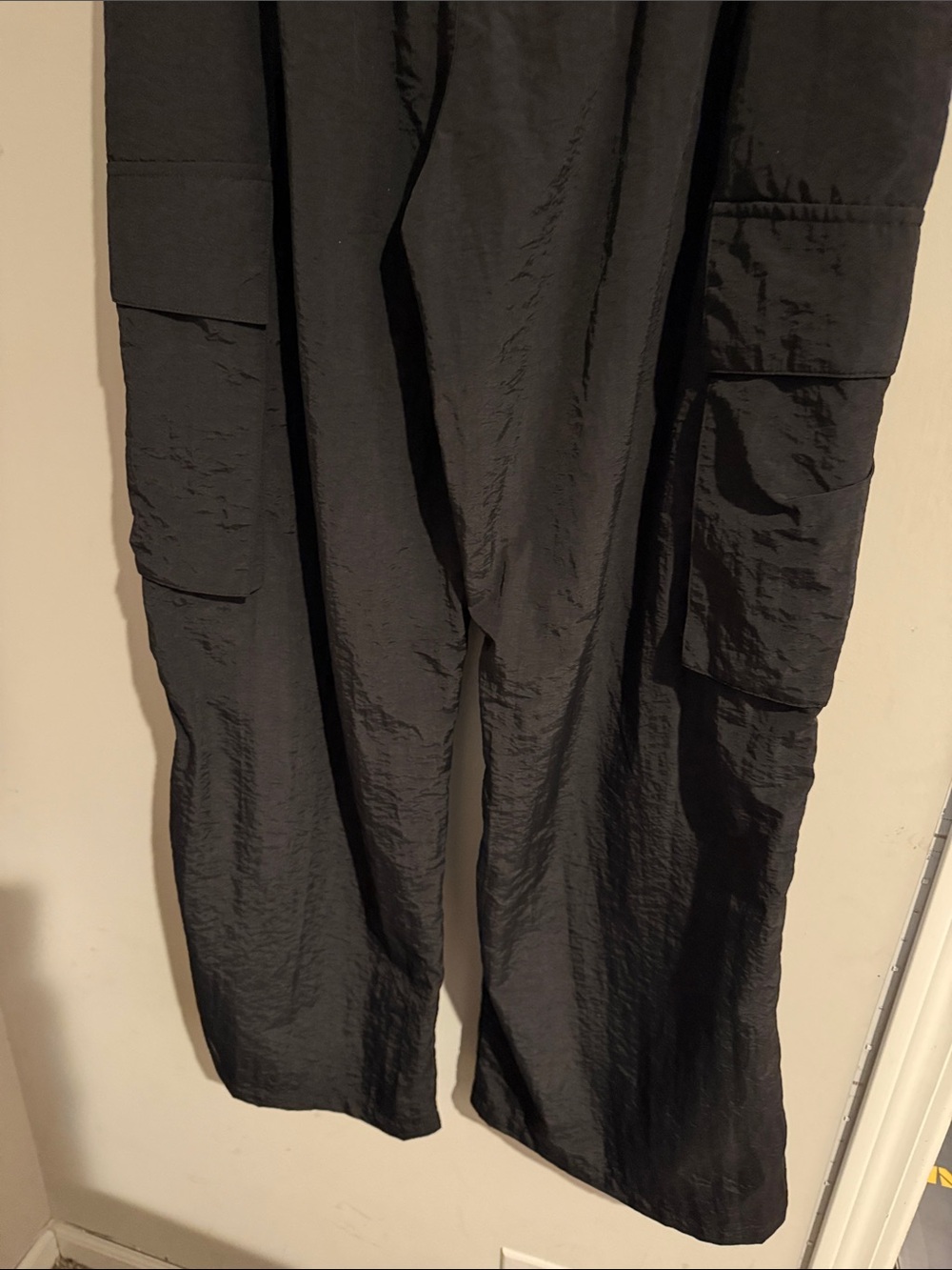 HALARA Black woman’s Utility Cargo Pants size large new with tags - Picture 10 of 14
